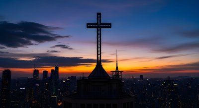Aesthetic City Sunset Cross Wallpaper HD 4K - Urban Skyline View