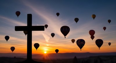 Beautiful Cross Sunset Wallpaper HD 4K - Aesthetic Spiritual Background